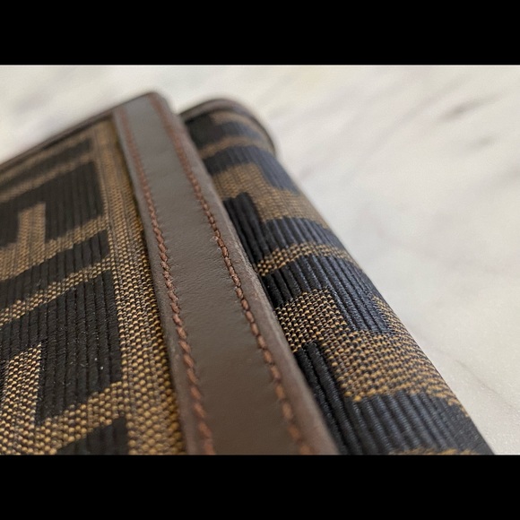 AUTHENTIC BIFOLD FENDI ZUCCA WALLET UNISEX - Picture 5 of 9